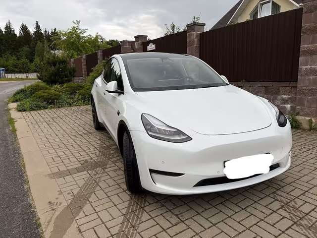 Tesla Model Y - фото 4
