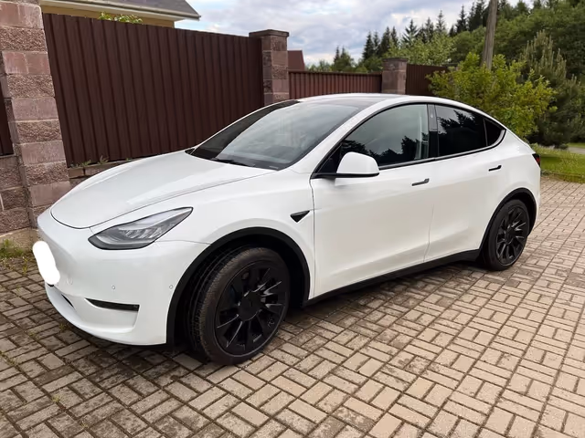 Tesla Model Y - фото 2