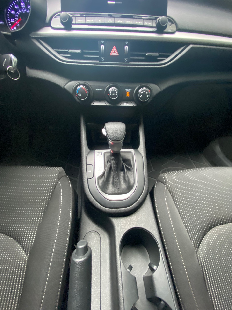 Kia Forte - фото 21