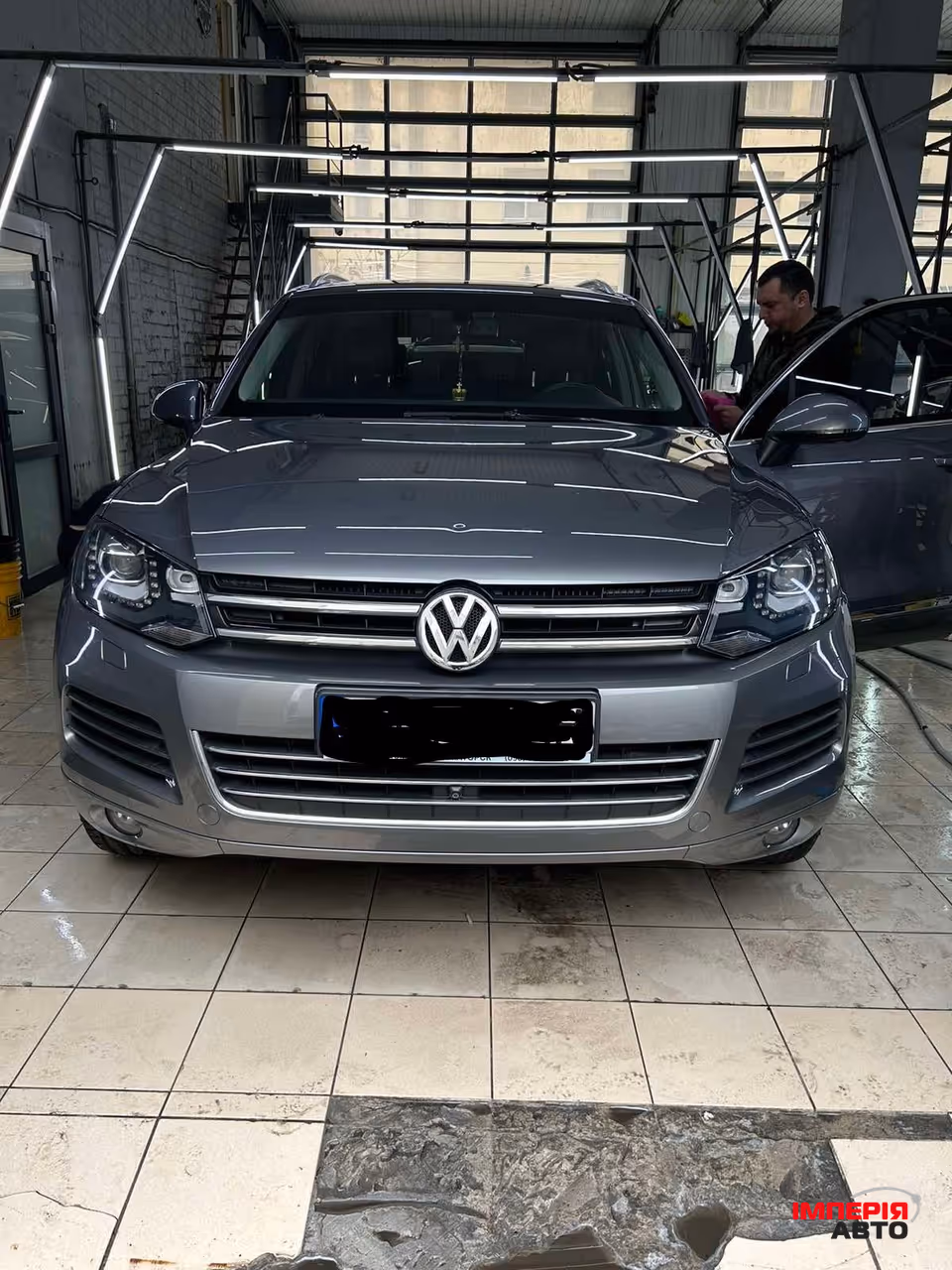 Volkswagen Touareg - фото 6