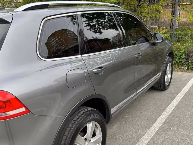 Volkswagen Touareg - зображення 3
