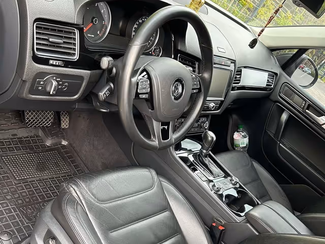 Volkswagen Touareg - зображення 1