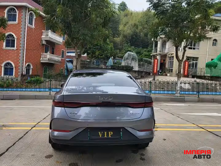 BYD Qin Plus - фото 5