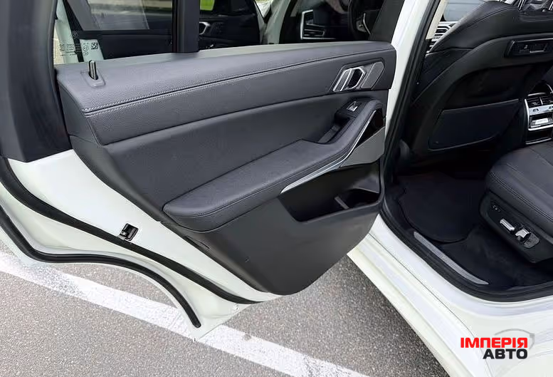 BMW X7 - фото 9