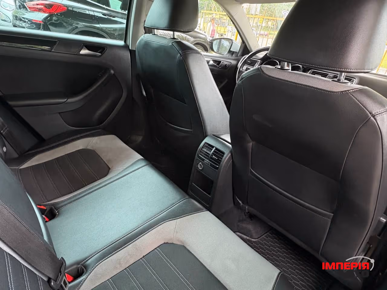 Volkswagen Jetta - фото 6