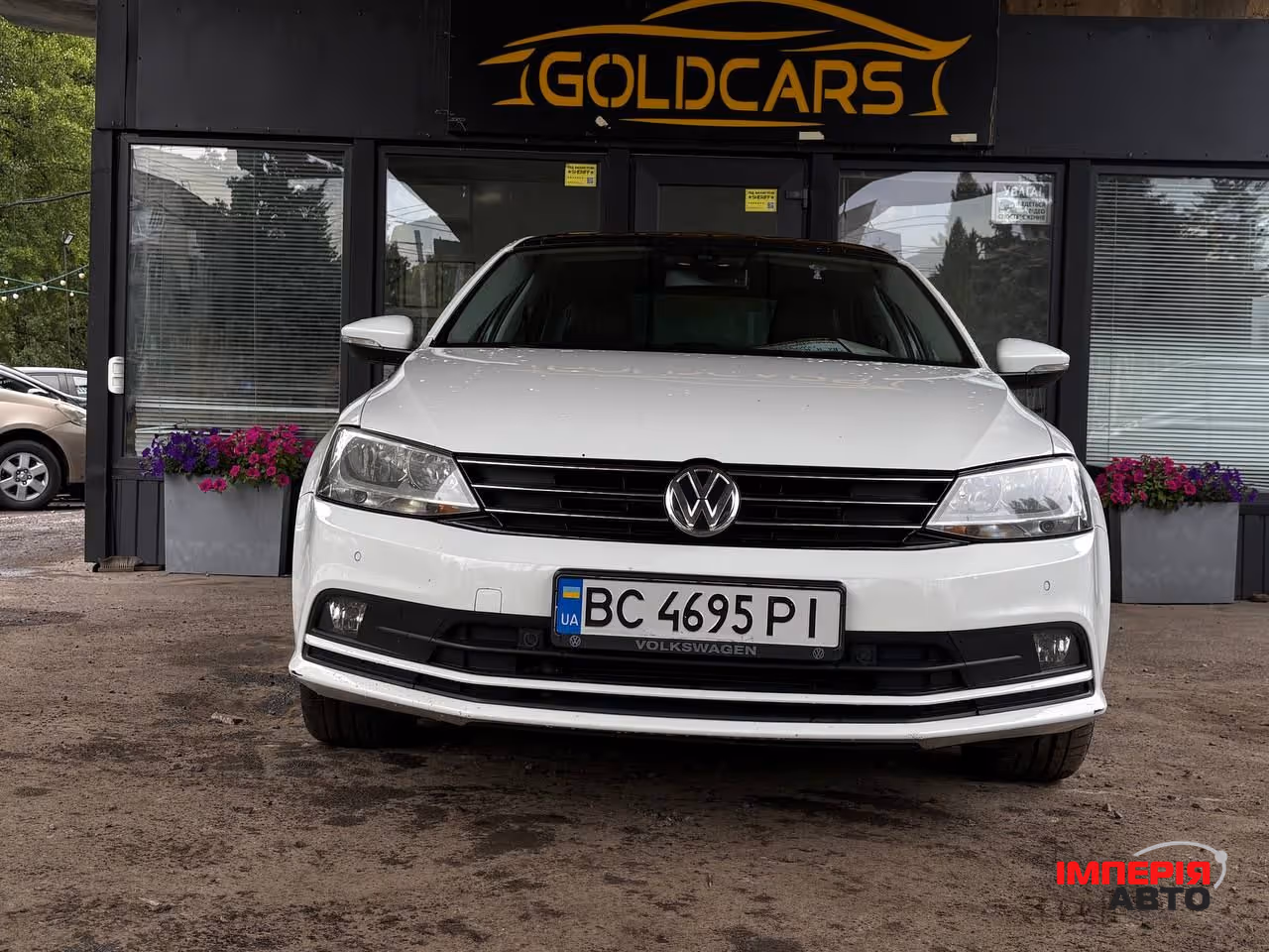 Volkswagen Jetta - фото 1