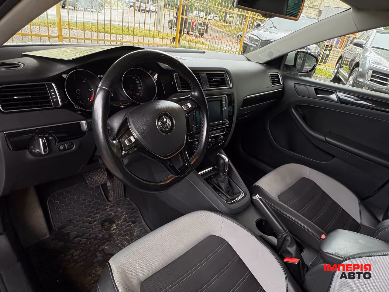 Volkswagen Jetta - фото 4