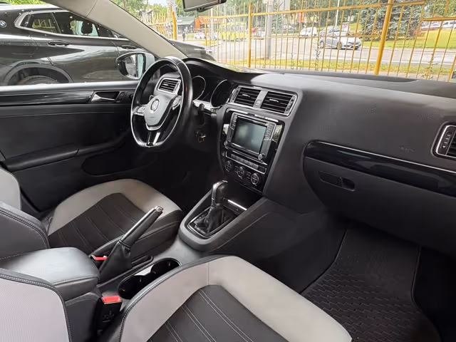 Volkswagen Jetta - зображення 3