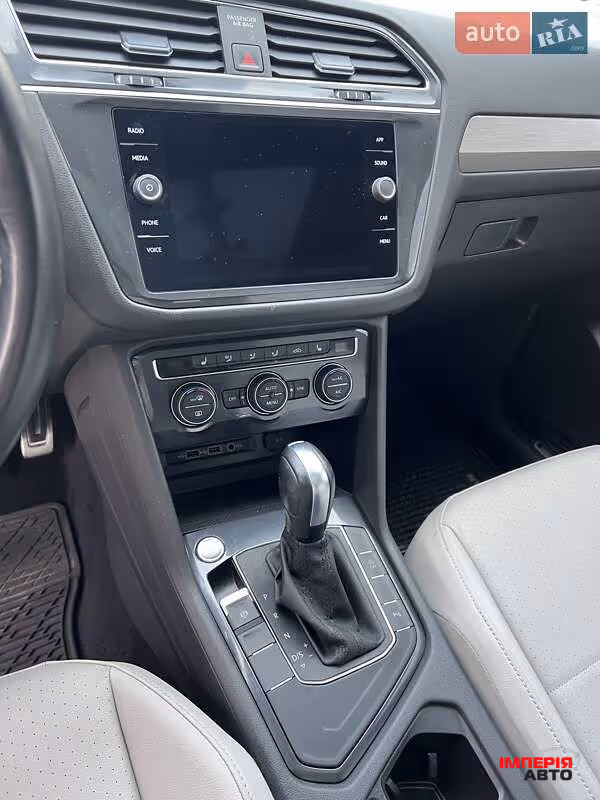 Volkswagen Tiguan - фото 20