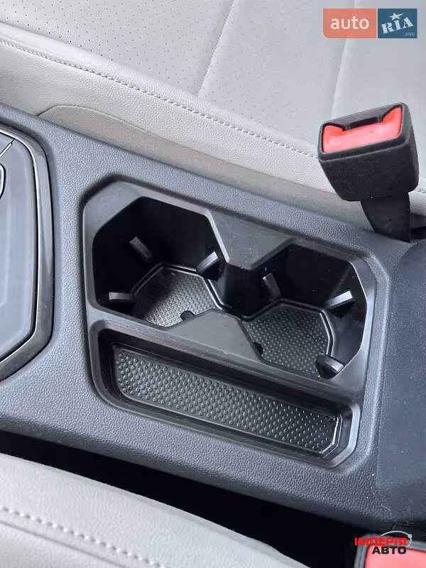 Volkswagen Tiguan - фото 24