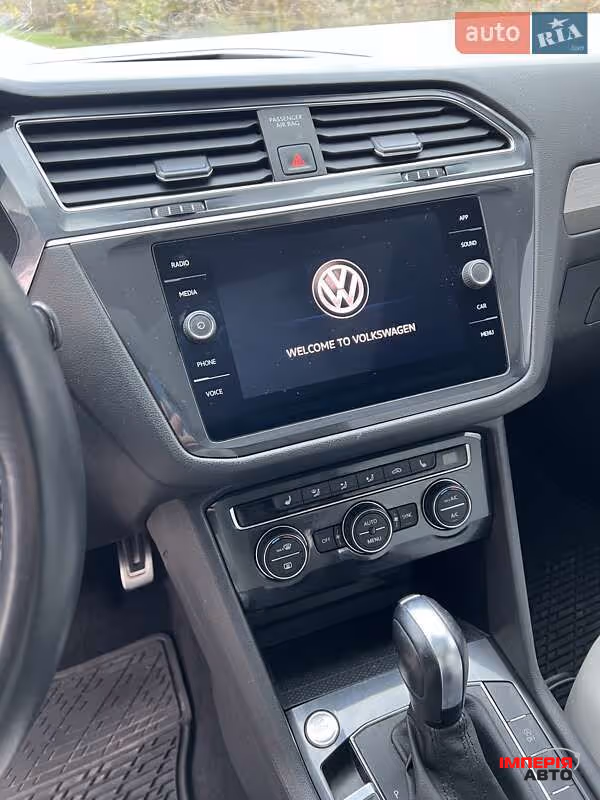 Volkswagen Tiguan - фото 22