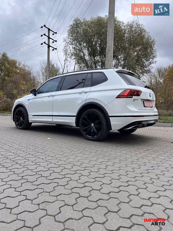 Volkswagen Tiguan - фото 11