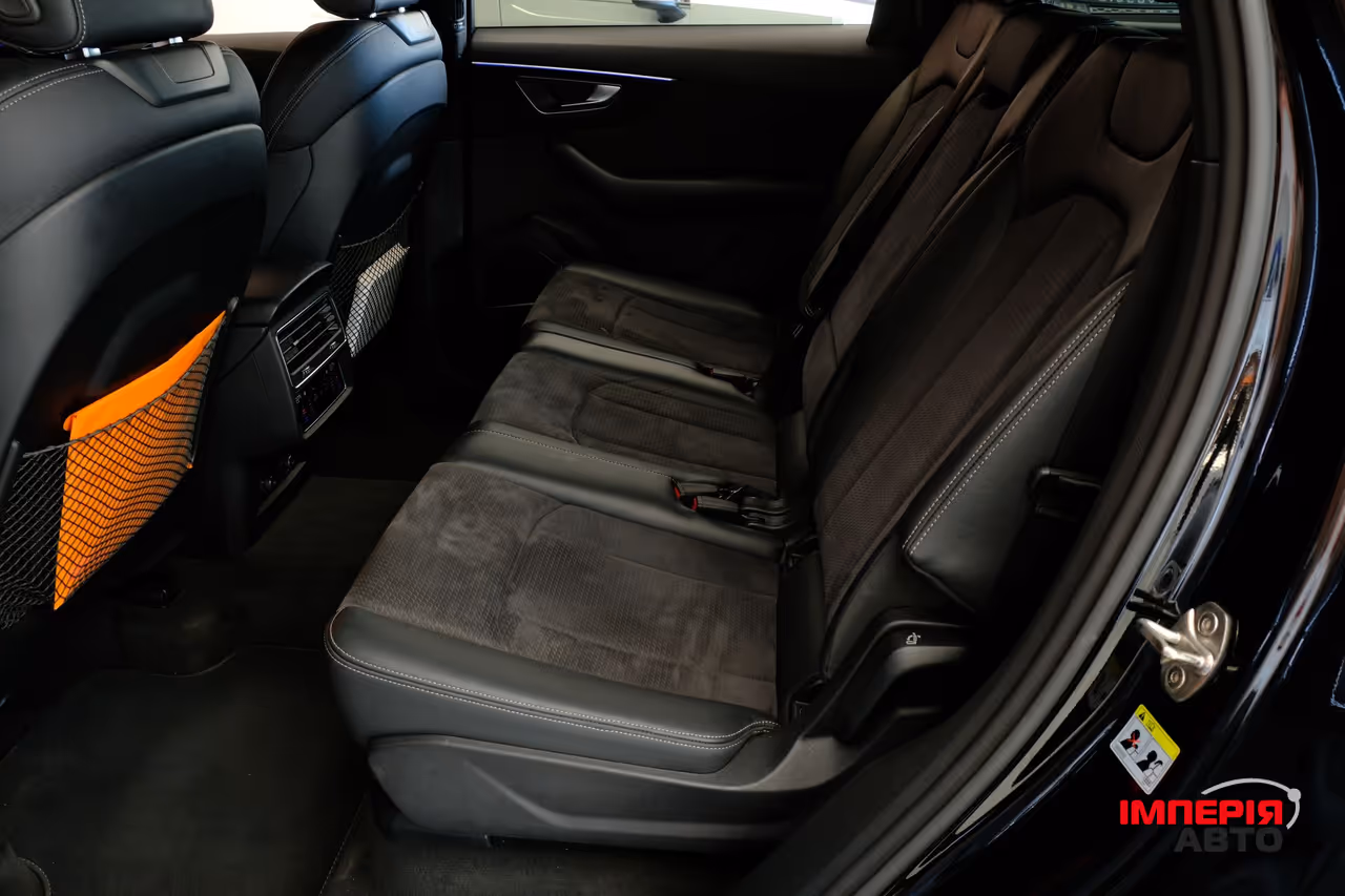 Audi Q7 - фото 8