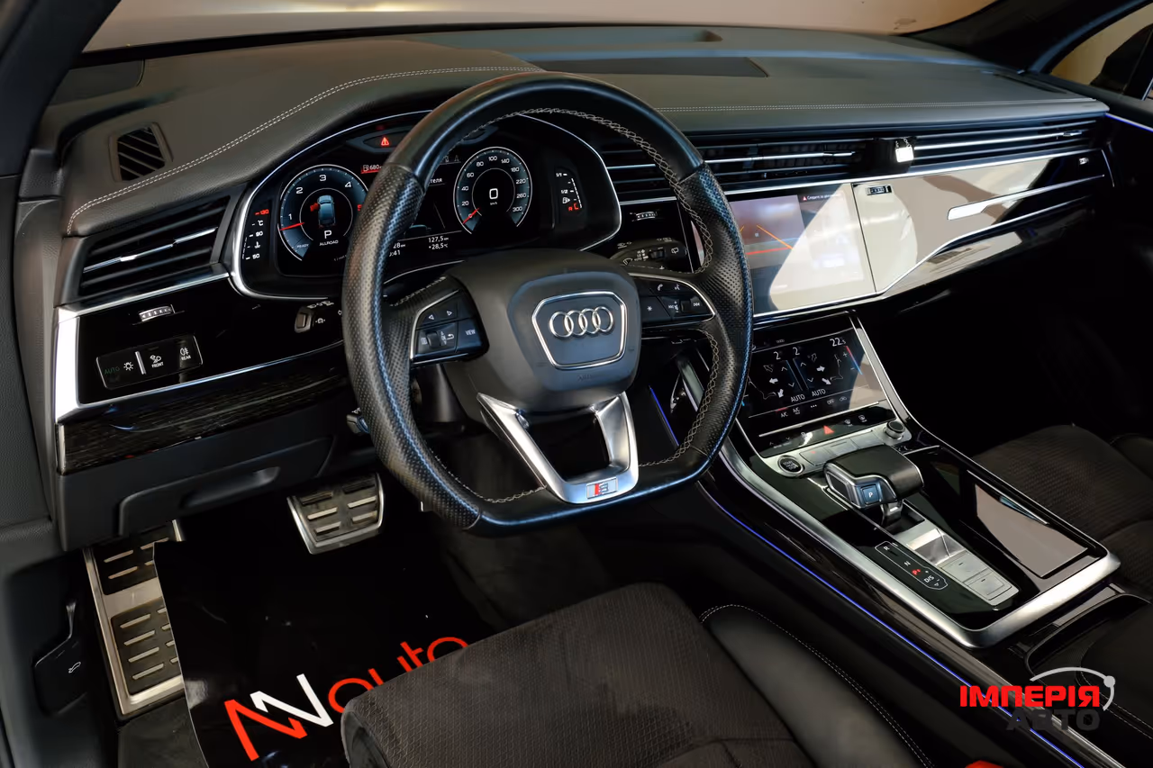 Audi Q7 - фото 7