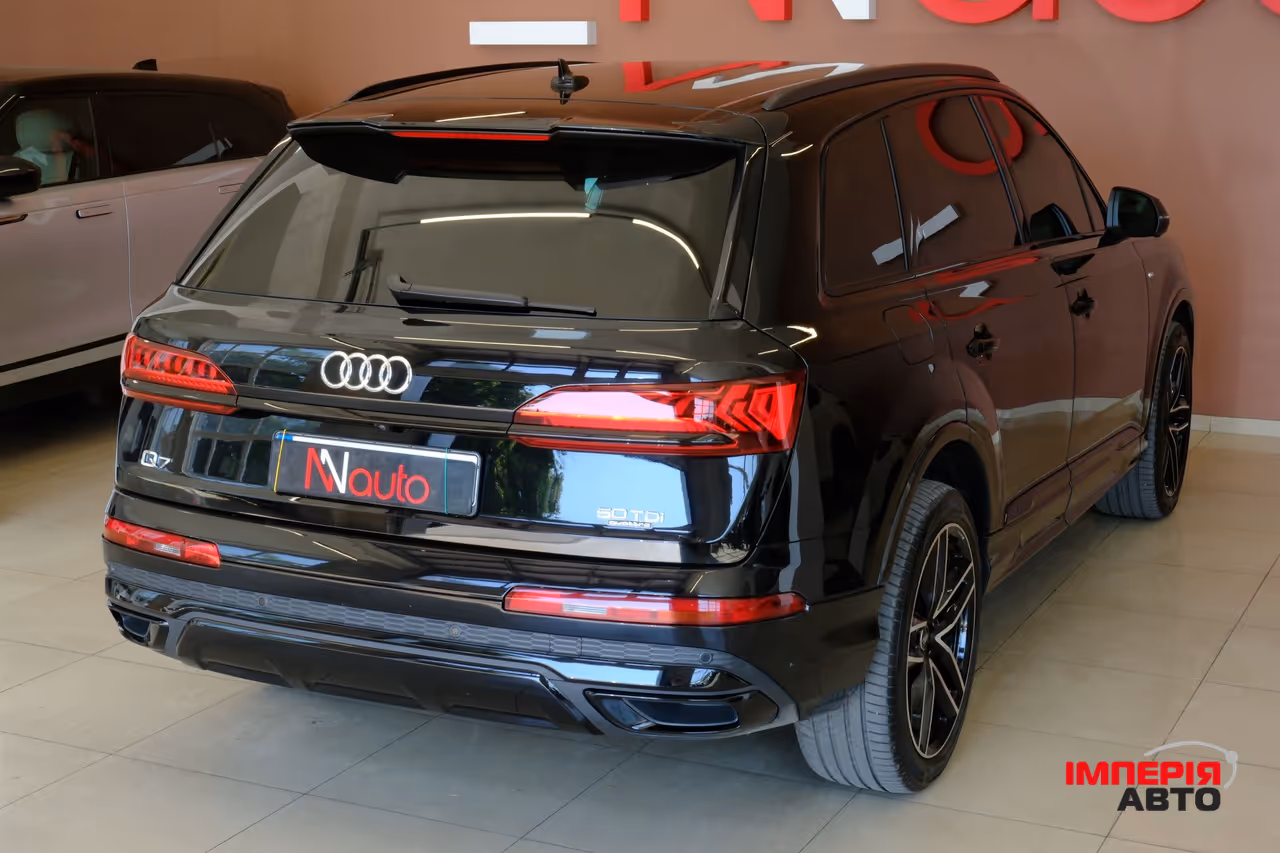 Audi Q7 - фото 5