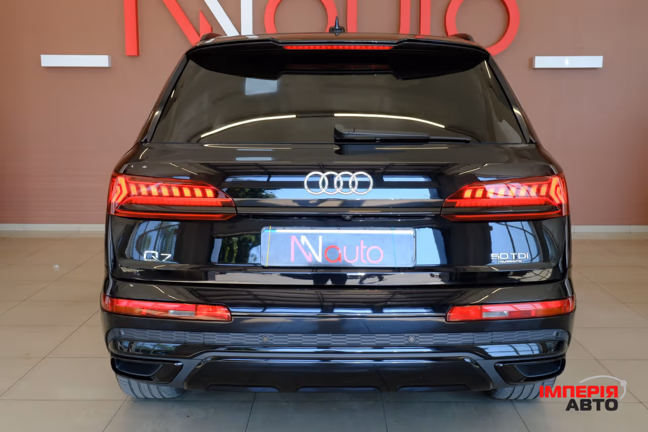 Audi Q7 - фото 6