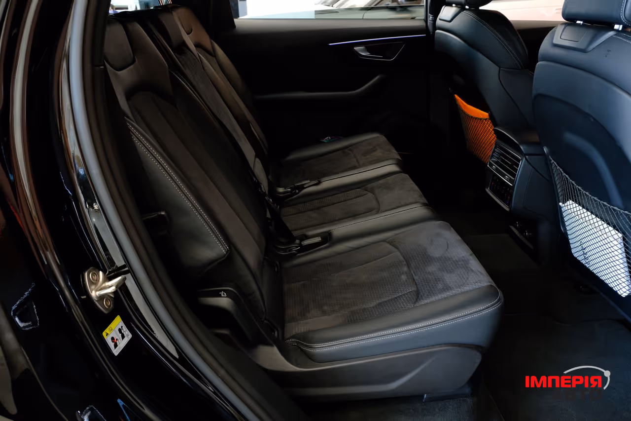 Audi Q7 - фото 9