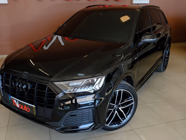 Audi Q7 - фото 2