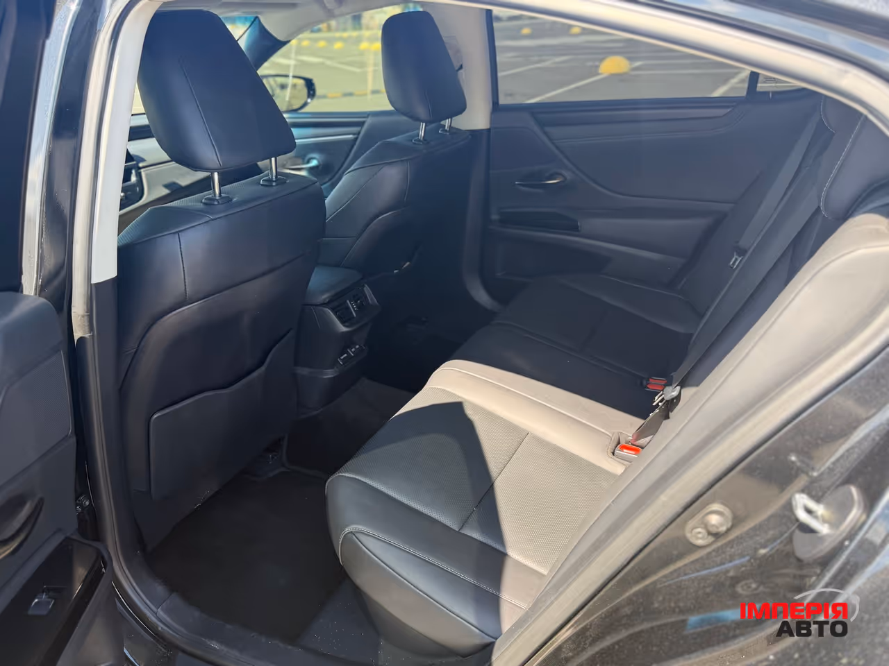 Lexus ES - фото 10