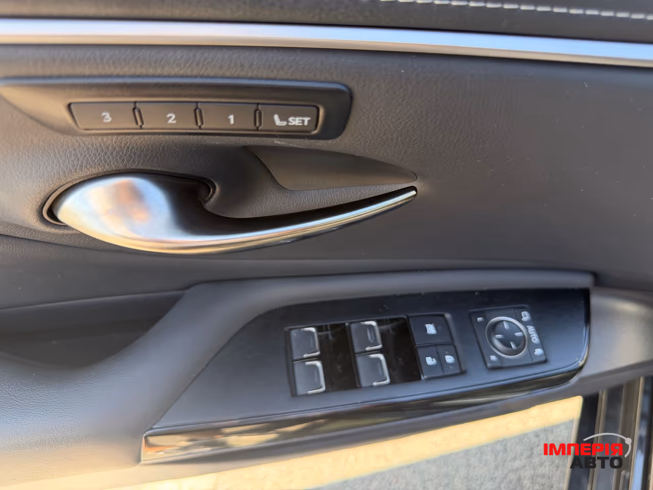 Lexus ES - фото 12