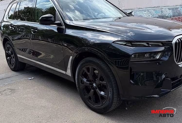 BMW X7 - фото 1