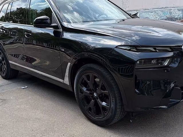 BMW X7 - зображення 1