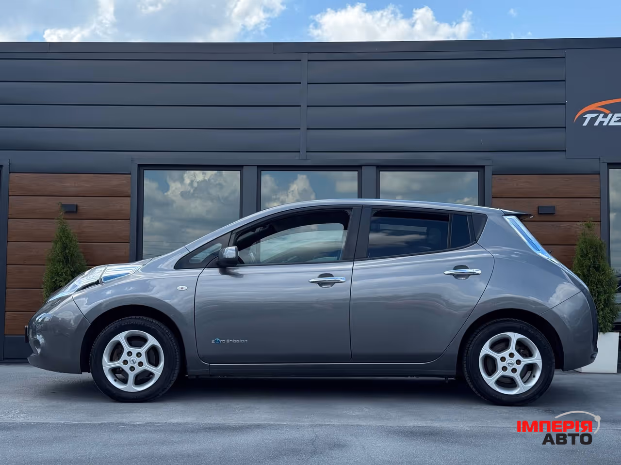 Nissan Leaf - фото 11