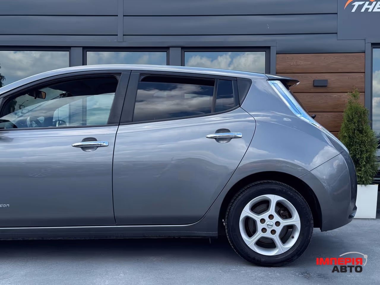 Nissan Leaf - фото 13