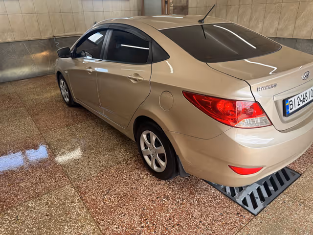 Hyundai Accent - зображення 4