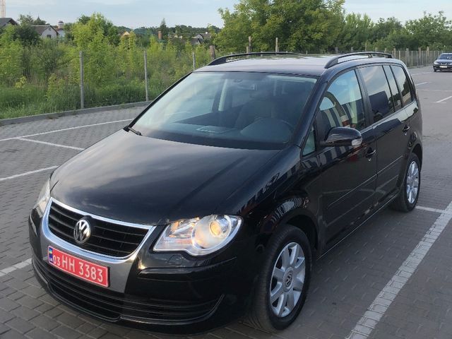 Volkswagen Touran 2009, Дубно, $8 700 - зображення 1