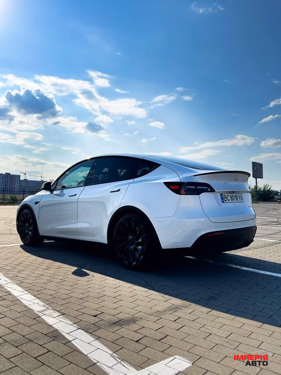 Tesla Model Y - фото 8