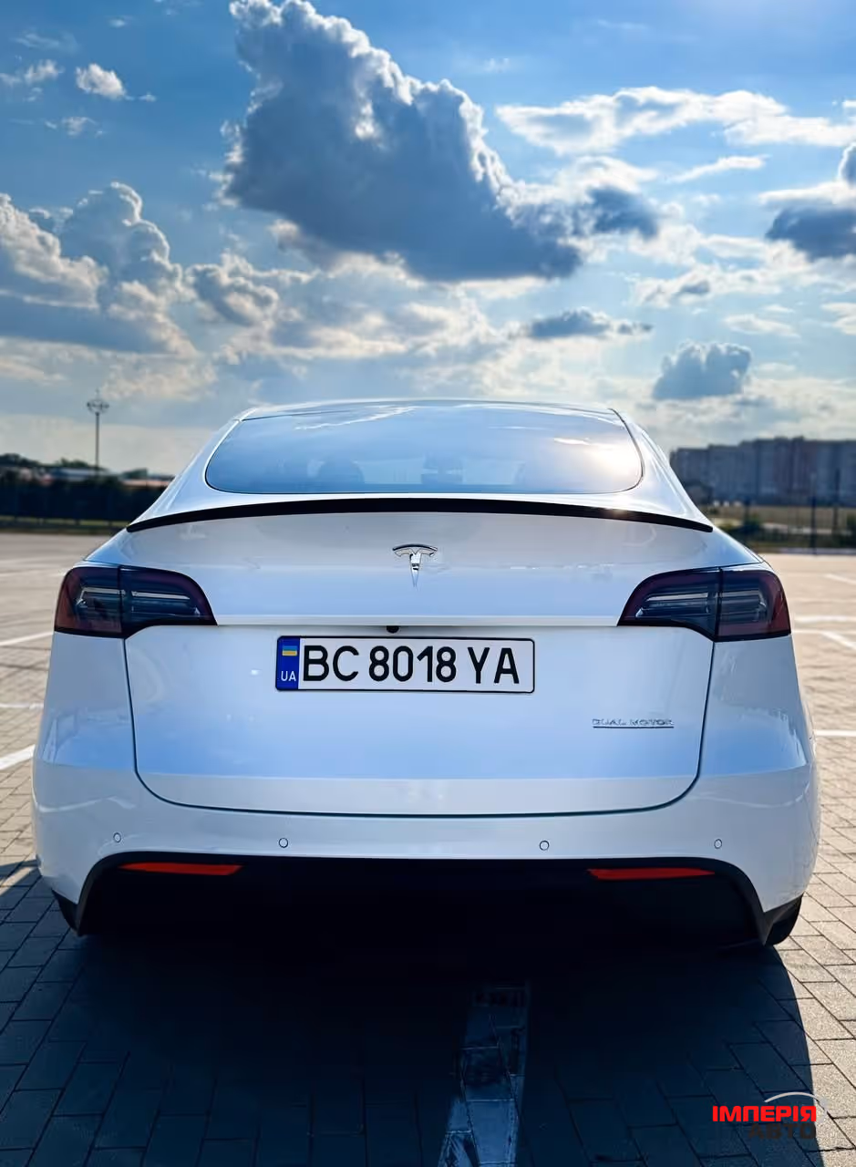 Tesla Model Y - фото 13