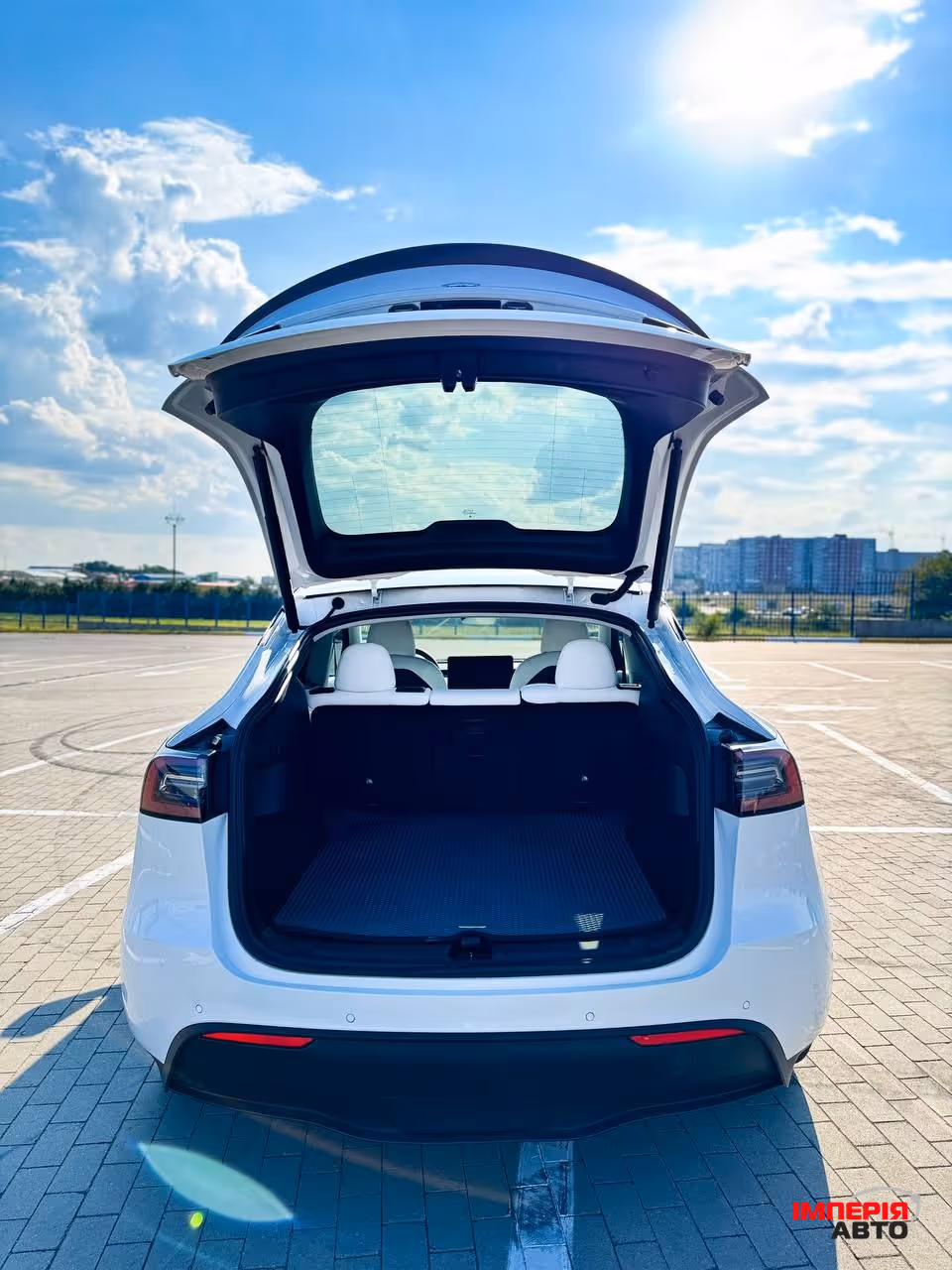 Tesla Model Y - фото 9