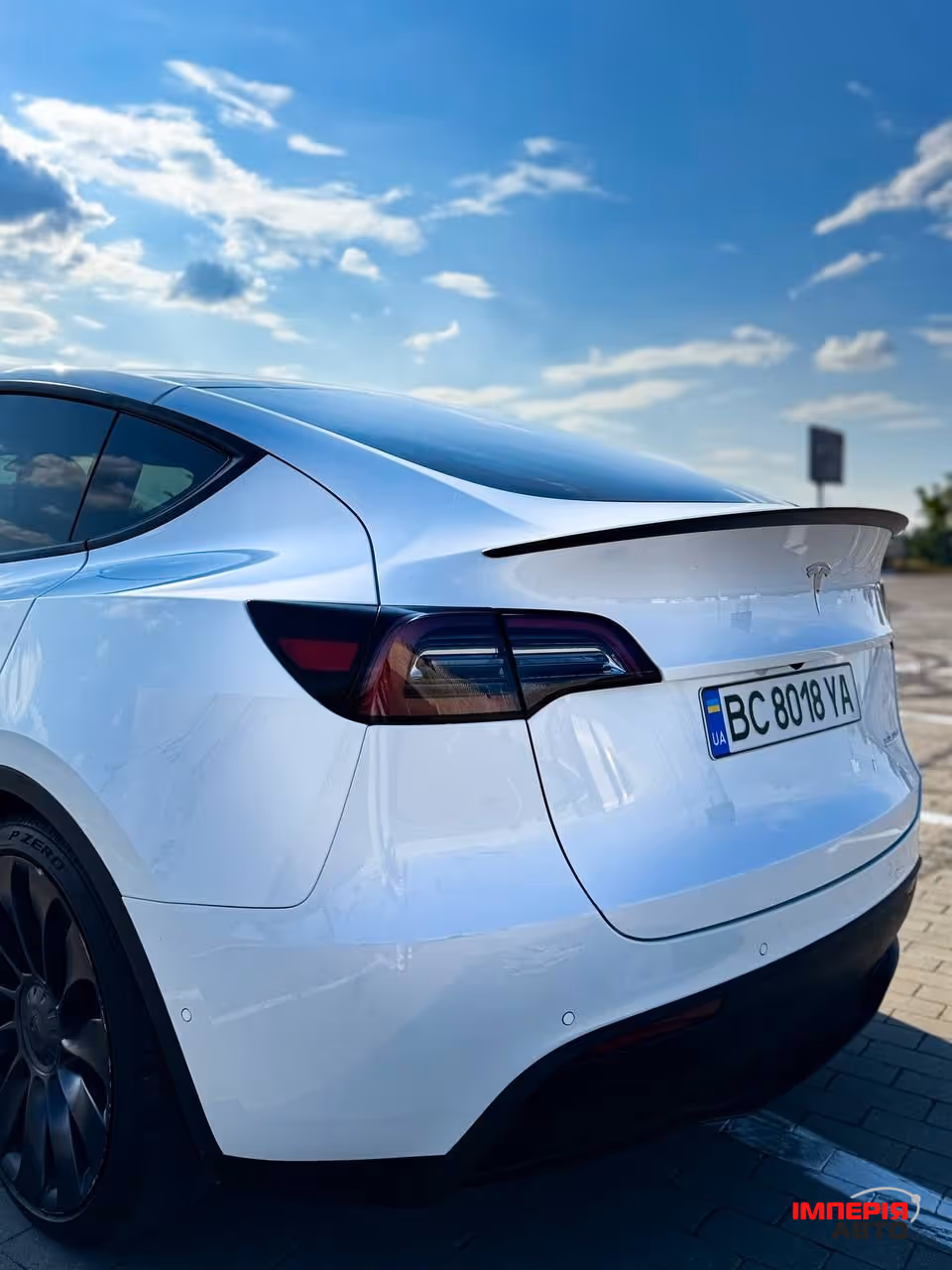 Tesla Model Y - фото 16