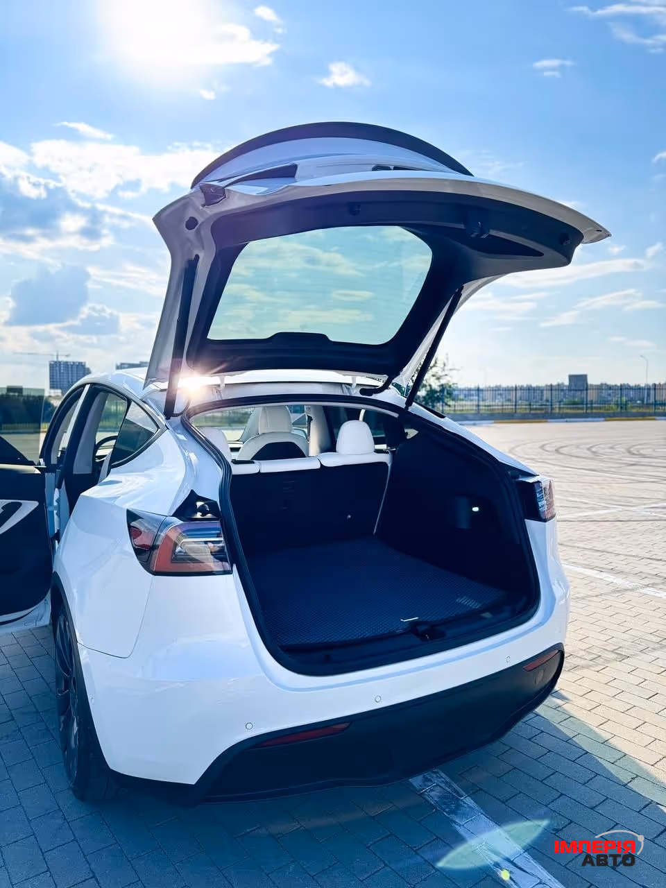 Tesla Model Y - фото 10