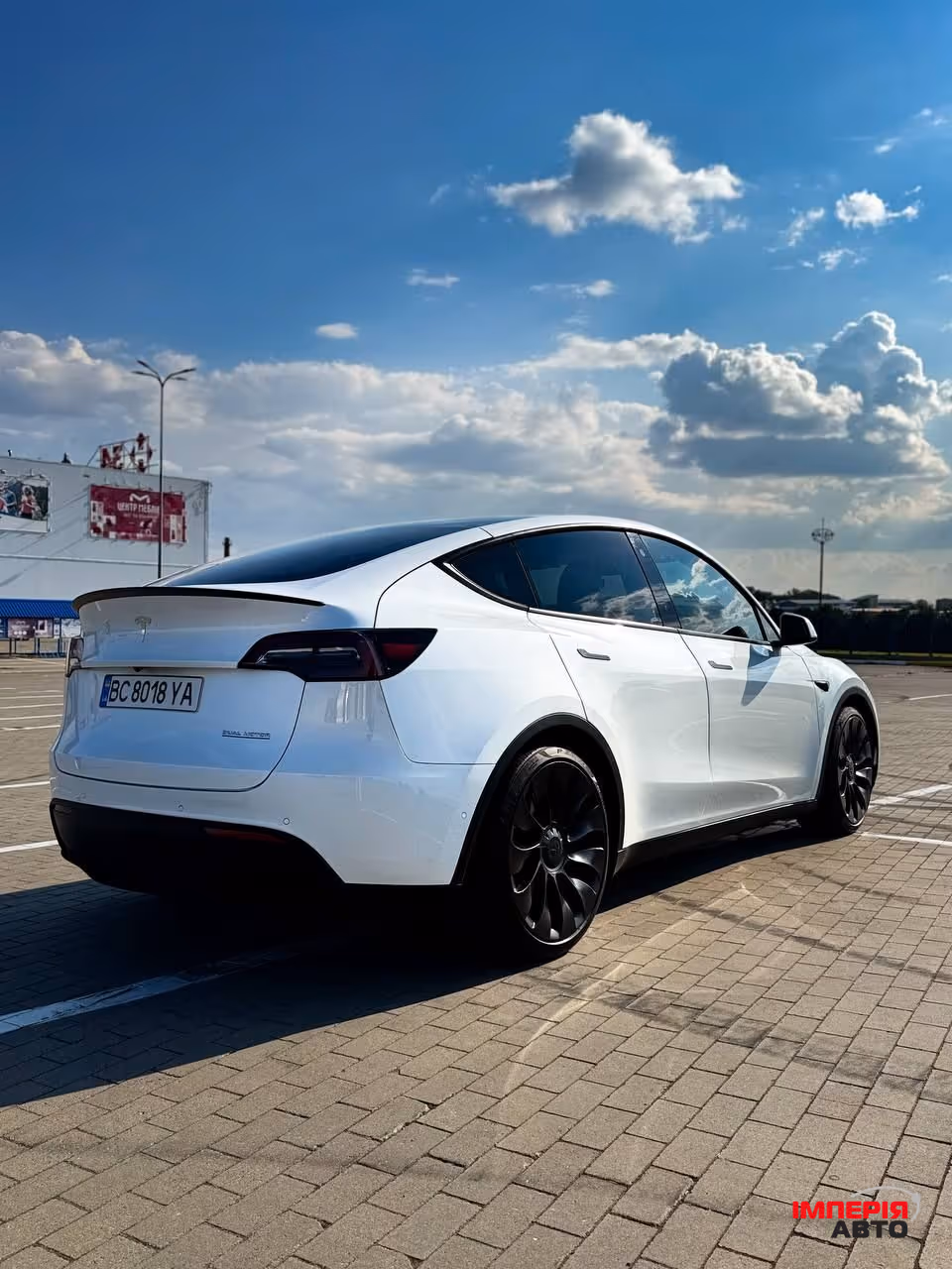 Tesla Model Y - фото 12