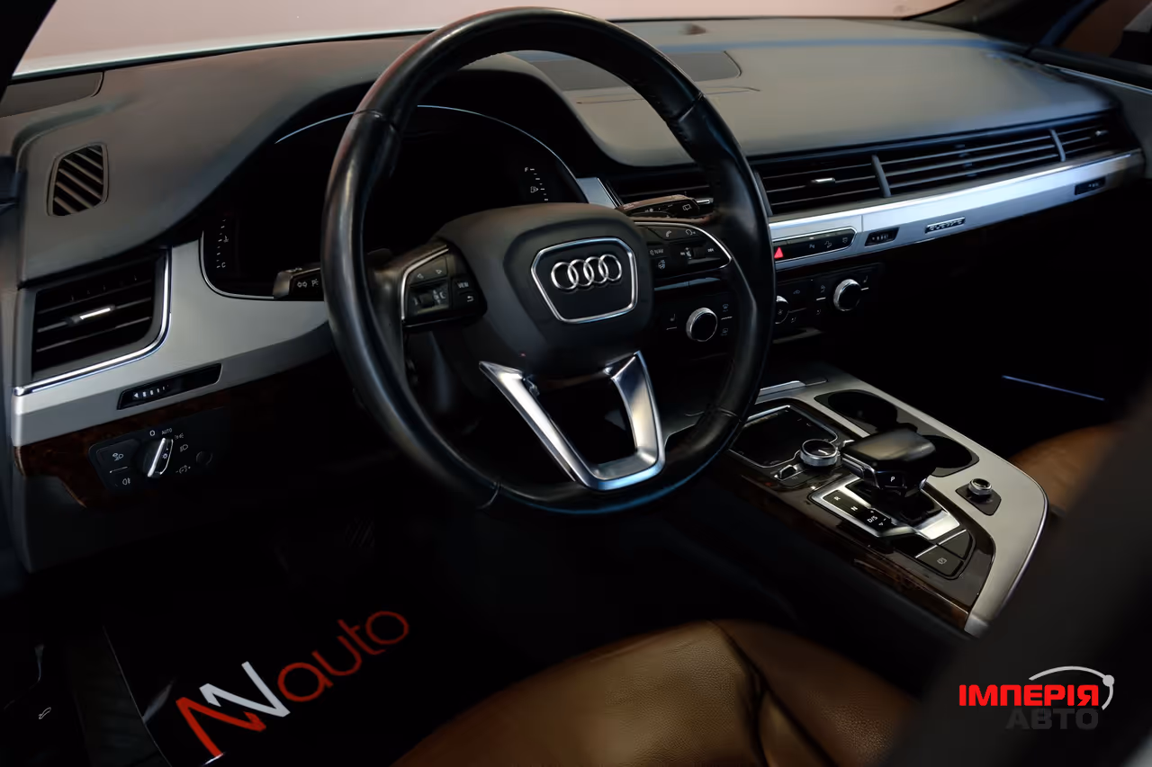 Audi Q7 - фото 7