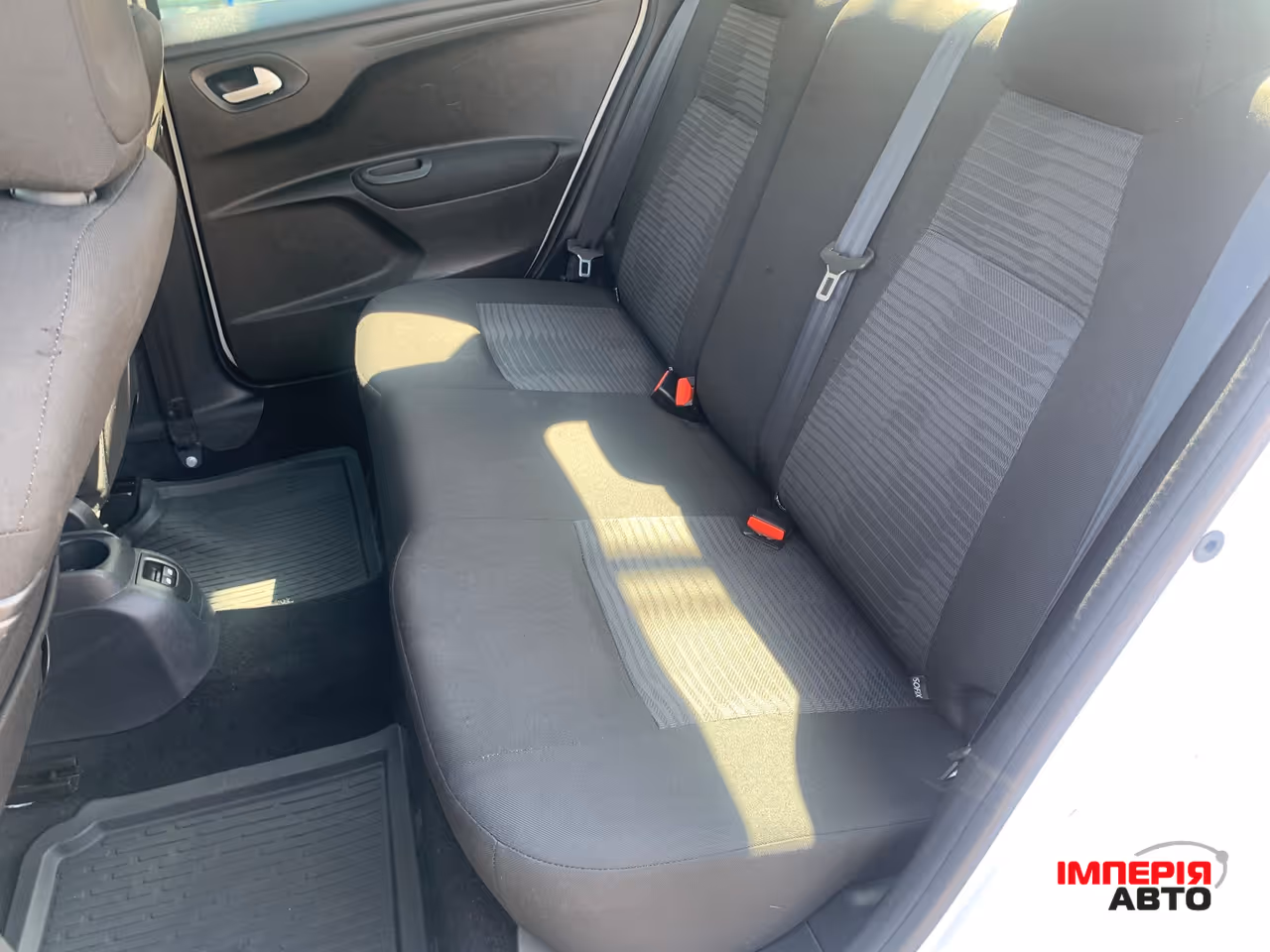 Peugeot 301 - фото 15