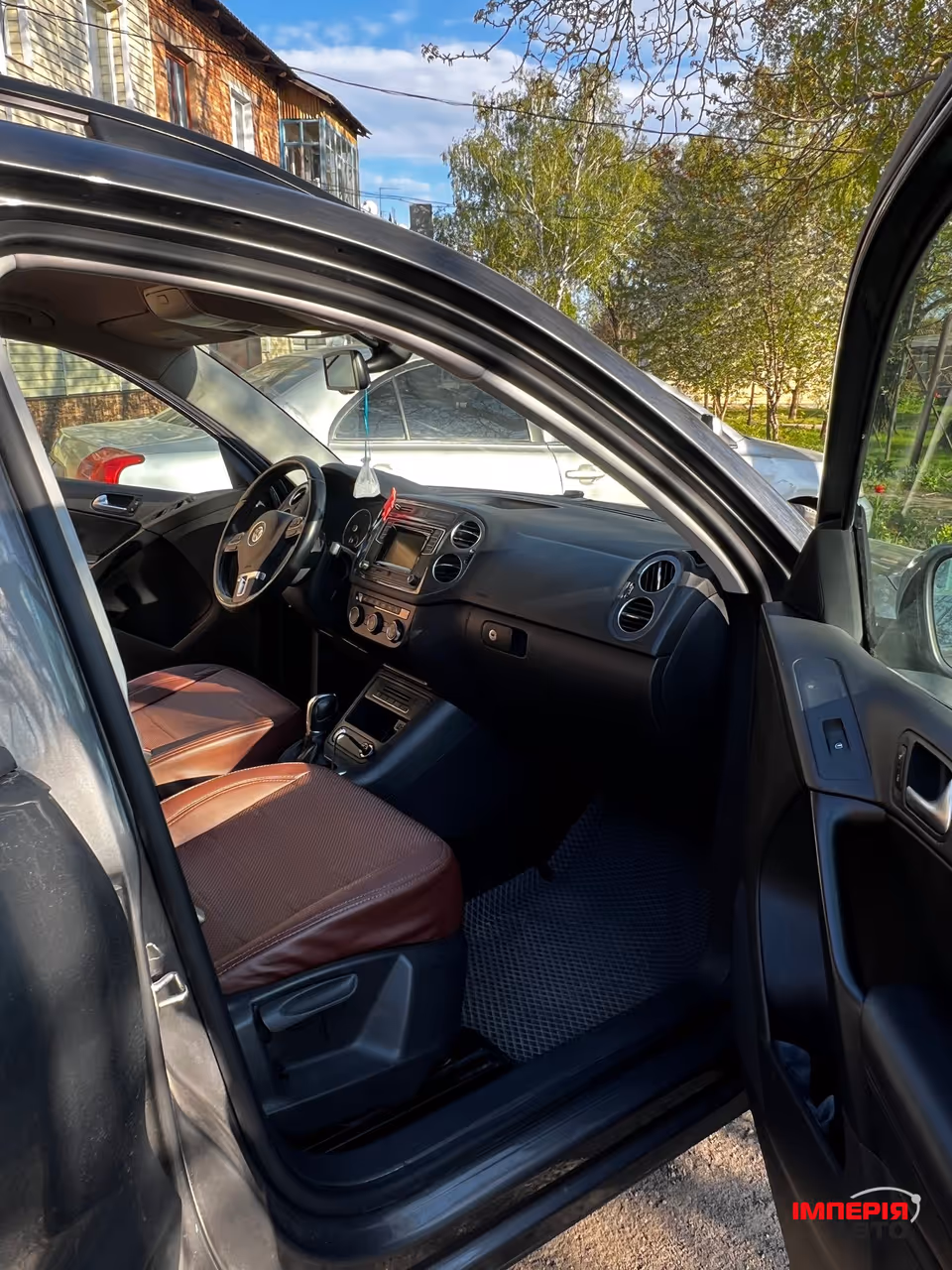 Volkswagen Tiguan - фото 9