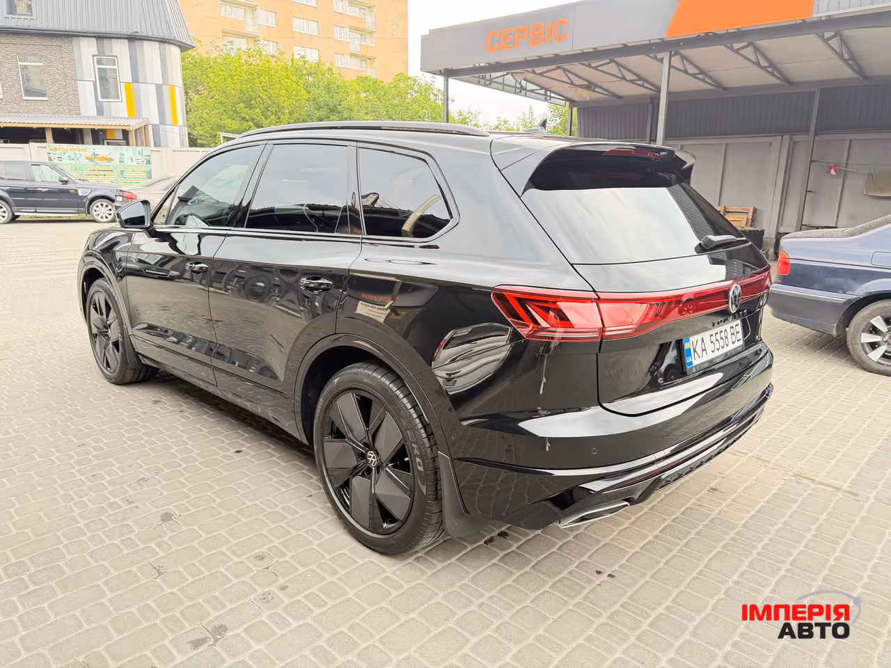 Volkswagen Touareg - фото 12