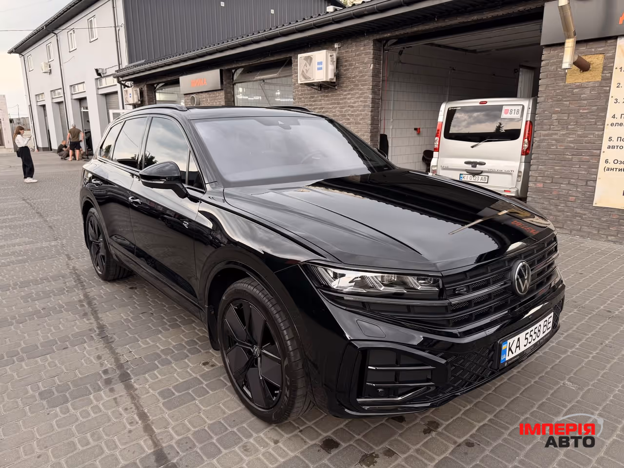 Volkswagen Touareg - фото 1
