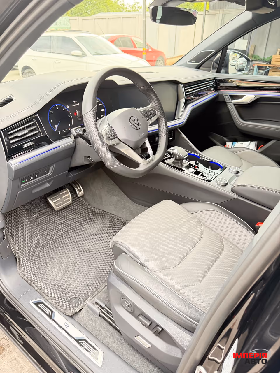Volkswagen Touareg - фото 16