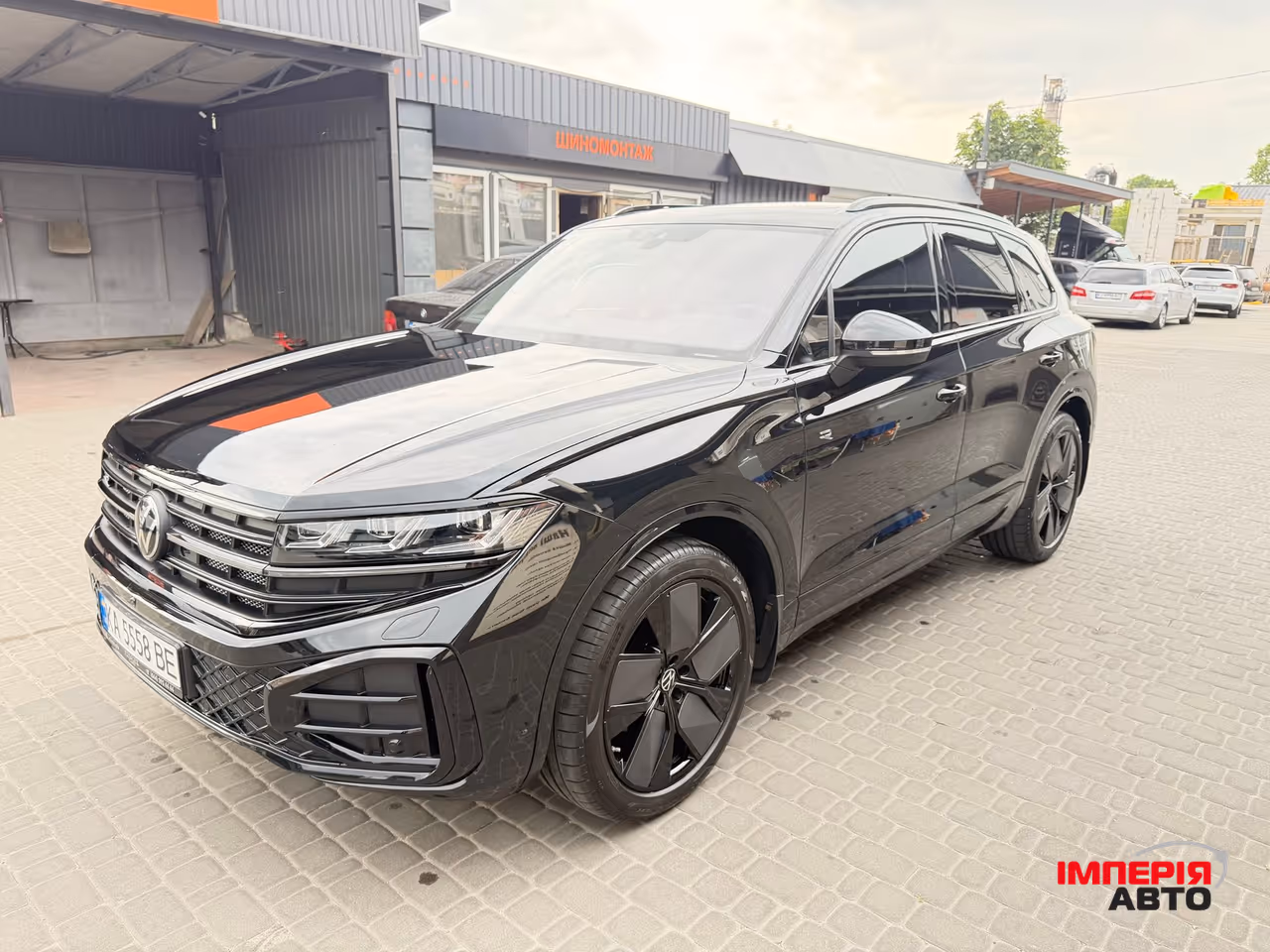 Volkswagen Touareg - фото 13