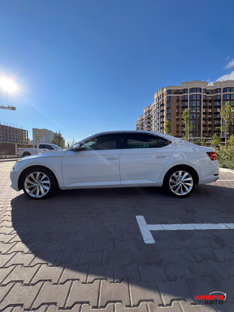 Skoda Superb - фото 8