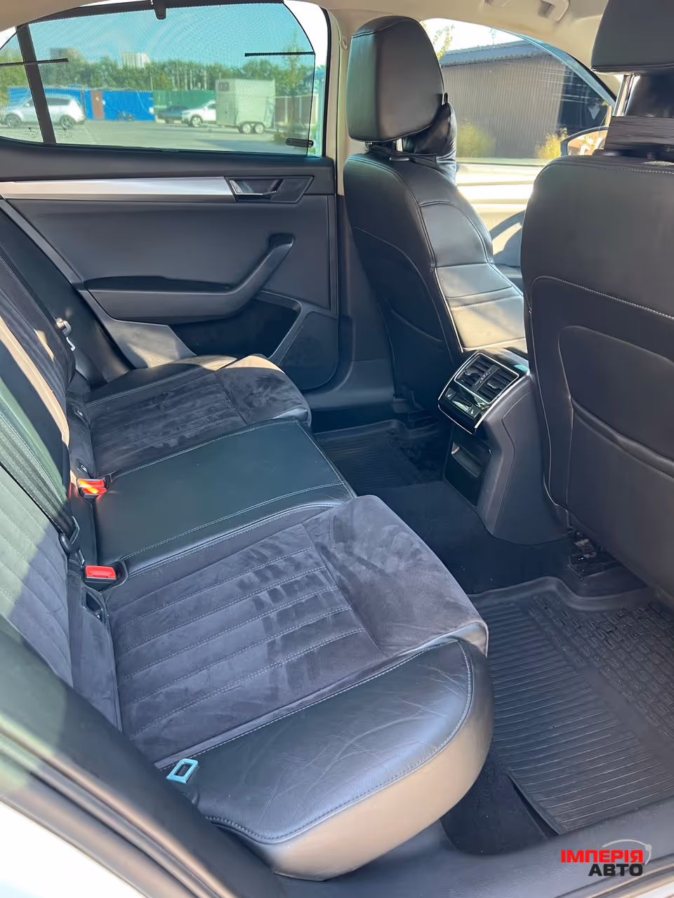 Skoda Superb - фото 12