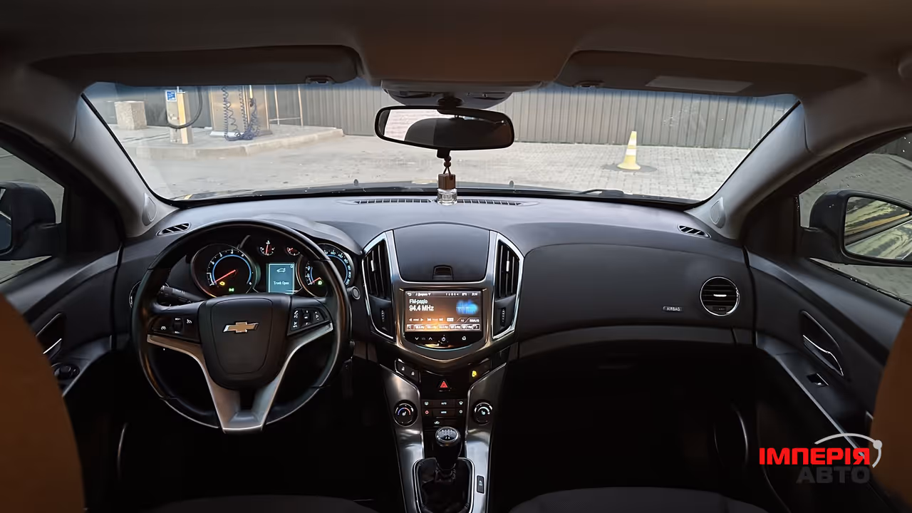 Chevrolet Cruze - фото 9