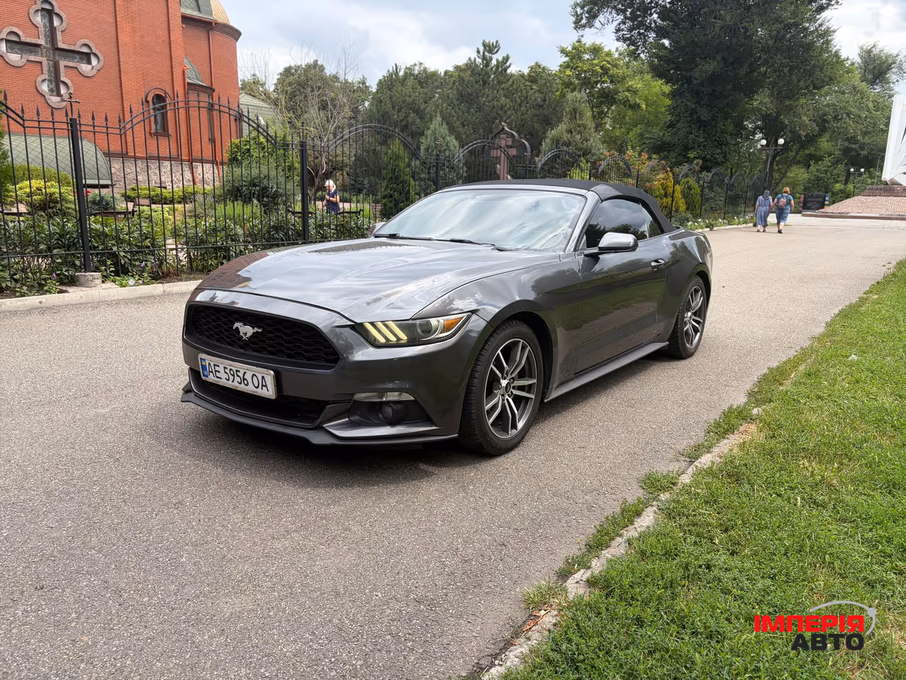 Ford Mustang - фото 1