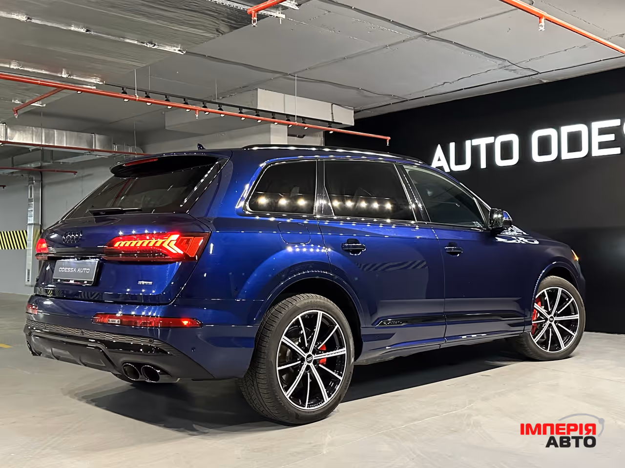 Audi Q7 - фото 7
