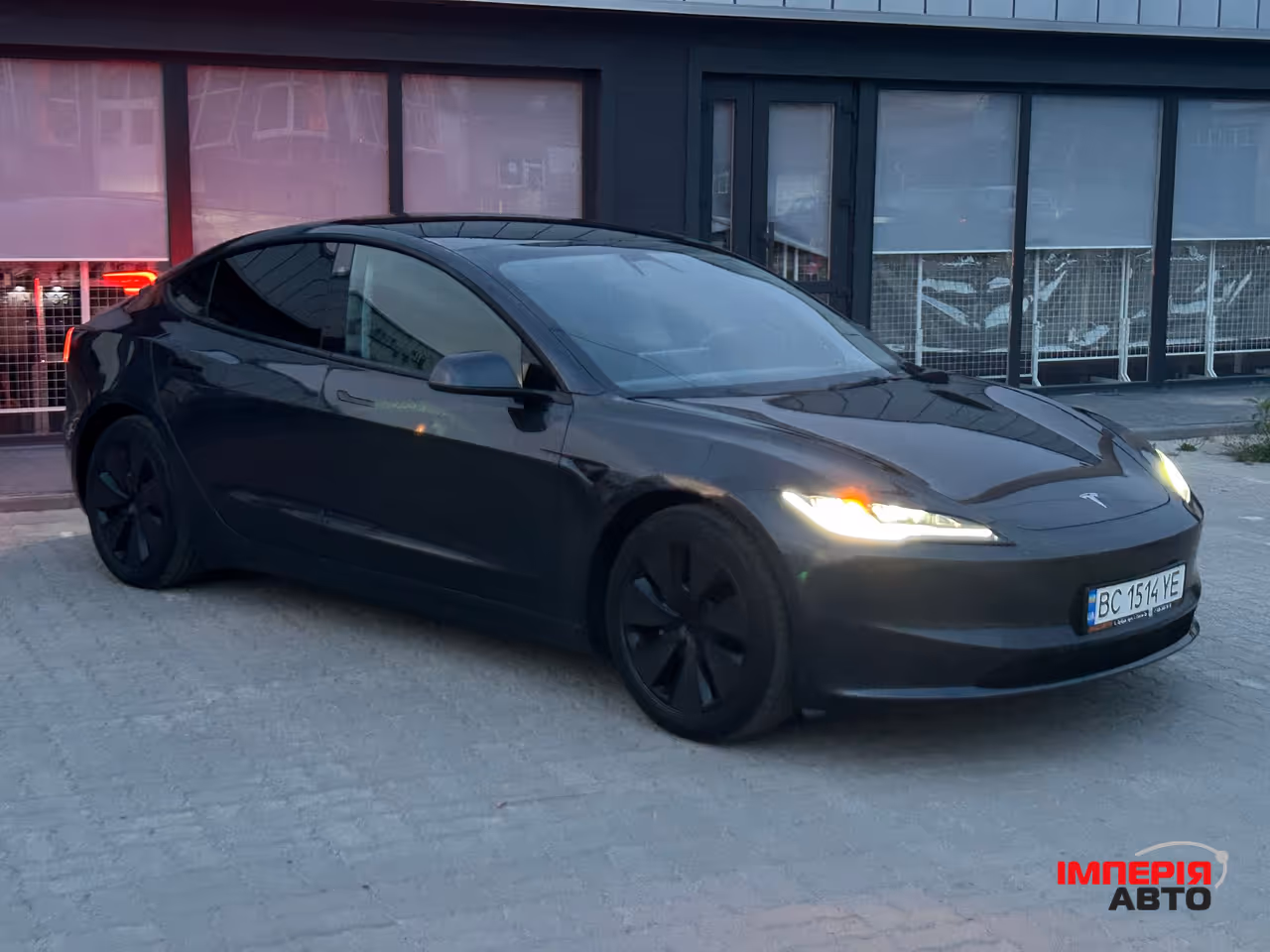 Tesla Model 3 - фото 10