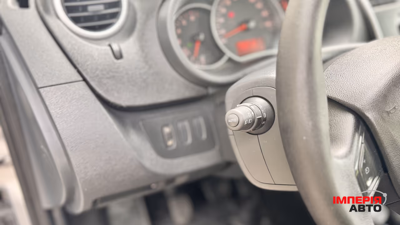 Renault Kangoo - фото 11